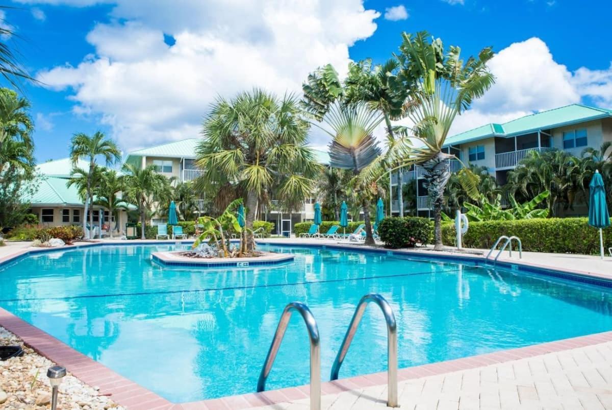 Beach Living At Plantation Village Blgs ジョージ・タウン エクステリア 写真